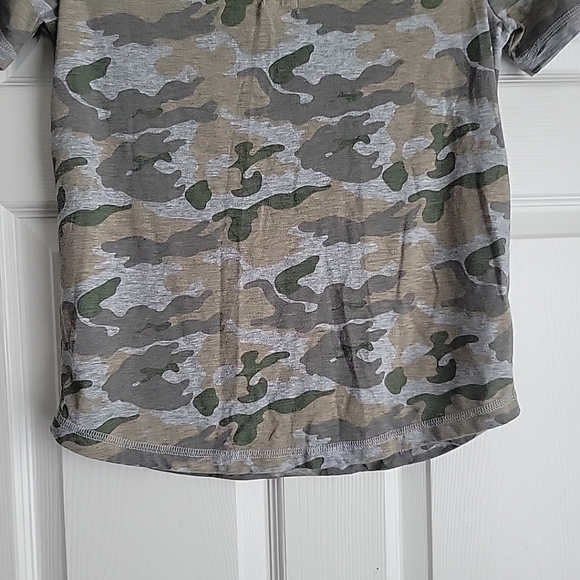 Old Navy Boy's Camo Shirt - Picture 2 of 11